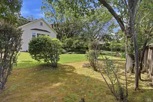 8 Lawrence Dr, Novato, CA 94945 - Photo 26