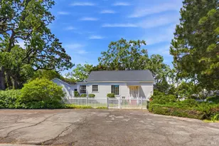 8 Lawrence Dr, Novato, CA 94945 - Photo 2