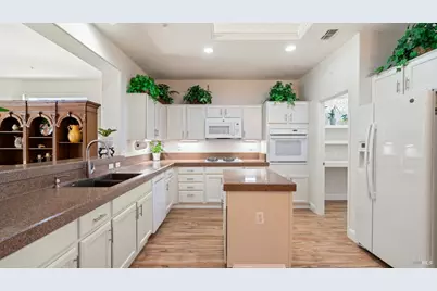 215 Albany Street, Cloverdale, CA 95425 - Photo 14