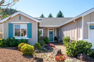 215 Albany St, Cloverdale, CA 95425 - Photo 2