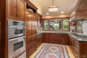 39 Tomahawk Dr, San Anselmo, CA 94960 - Photo 12