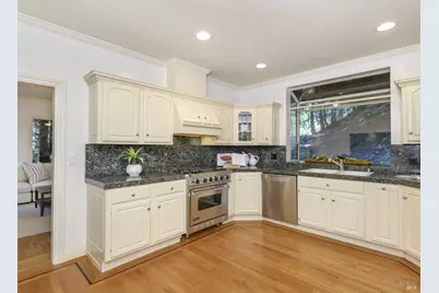 1065 Meadowsweet Drive, Corte Madera, CA 94925 - Photo 18