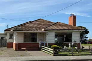 327 S Franklin St, Fort Bragg, CA 95437 - Photo 2