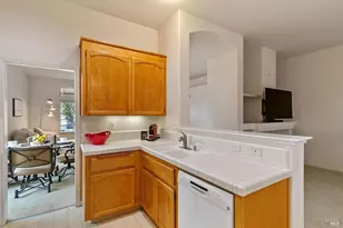 2361 Mountain View Ct, Fairfield, CA 94534 - Photo 10