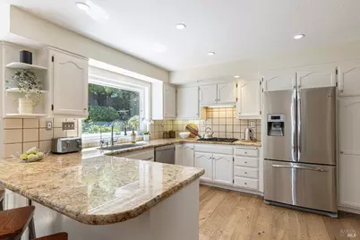 1018 Oakmont Court, Napa, CA 94559 - Photo 6