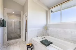 1018 Oakmont Ct, Napa, CA 94559 - Photo 8