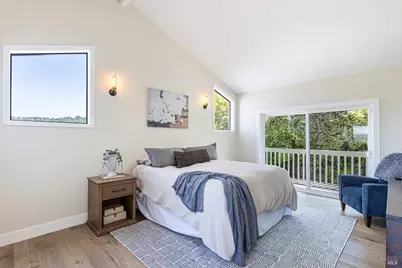 1018 Oakmont Court, Napa, CA 94559 - Photo 16