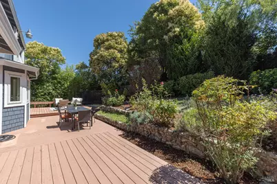 1018 Oakmont Court, Napa, CA 94559 - Photo 2