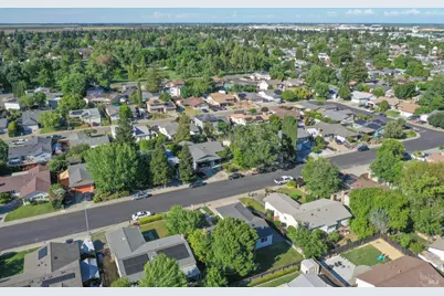 935 W F Street, Dixon, CA 95620 - Photo 32