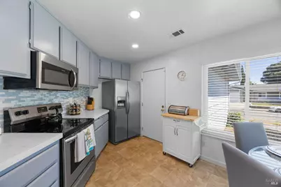 1012 Murre Way, Suisun City, CA 94585 - Photo 6