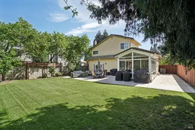 301 Portsmouth Avenue, Vacaville, CA 95687 - Photo 52