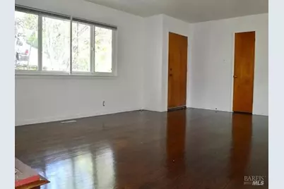 11 Chestnut Avenue, San Rafael, CA 94901 - Photo 8