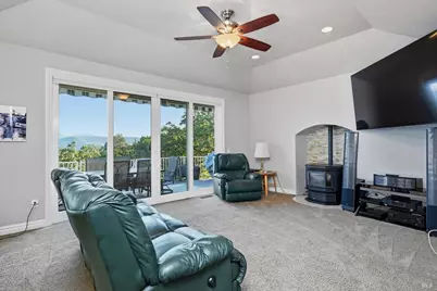 18387 N Shore Drive, Hidden Valley Lake, CA 95467 - Photo 10