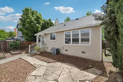 704 Bay Street, Suisun City, CA 94585 - Photo 30