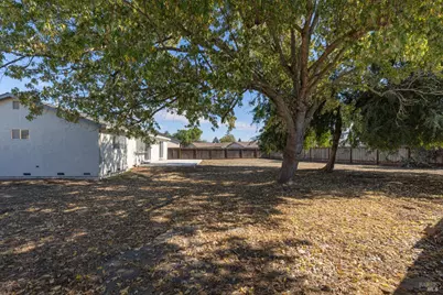 1052 Helen Court, Petaluma, CA 94954 - Photo 18