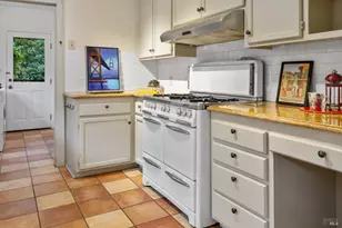 872 Carr Ave, Santa Rosa, CA 95404 - Photo 10