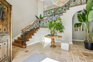 5 Heatherstone Ln, San Rafael, CA 94903 - Photo 2