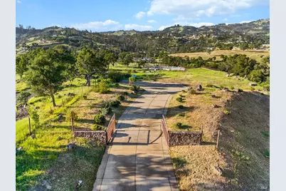 3981 Skyfarm Drive, Santa Rosa, CA 95403 - Photo 4