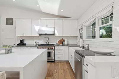 30 Corte Sereno, Greenbrae, CA 94904 - Photo 2