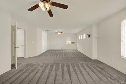943 Fallsgrove Way, Vacaville, CA 95687 - Photo 36