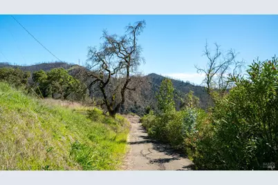 1470 Los Alamos Road, Santa Rosa, CA 95409 - Photo 16