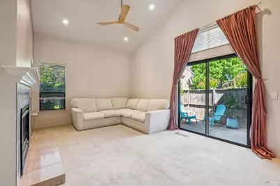4704 Shade Tree Lane, Santa Rosa, CA 95405 - Photo 2