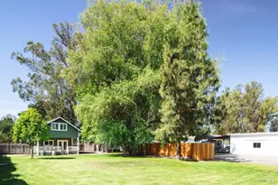 52 Eastman Ln, Petaluma, CA 94952 - Photo 2