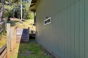 25531 Madrone Way, Willits, CA 95490 - Photo 16
