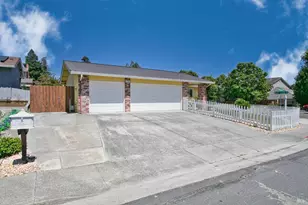 1600 Moraga Dr, Fairfield, CA 94534 - Photo 2