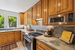 220 Donahue St, Sausalito, CA 94965 - Photo 24