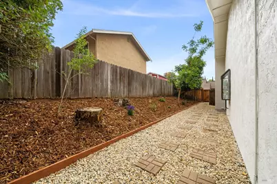 879 Oxford Way, Benicia, CA 94510 - Photo 34