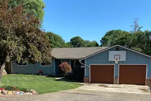 1725 E Madrone Dr, Ukiah, CA 95482 - Photo 2