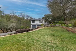 695 Chiquita Rd, Healdsburg, CA 95448 - Photo 2