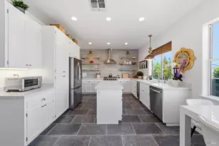 66 S Newport Dr, Napa, CA 94559 - Photo 28