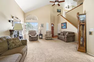 105 William Cir, Cloverdale, CA 95425 - Photo 2