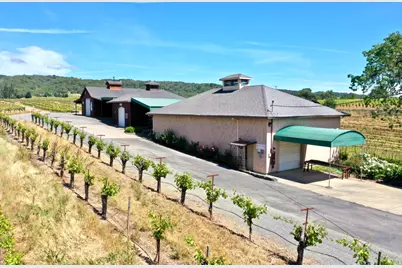 5143 Dry Creek Road, Healdsburg, CA 95448 - Photo 14