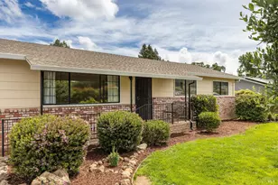 1522 Lupine Dr, Santa Rosa, CA 95401 - Photo 2