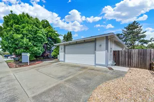 619 Placer Ln, Suisun City, CA 94585 - Photo 2