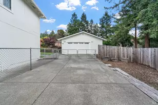 2080 Mt Olive Way, Santa Rosa, CA 95404 - Photo 2