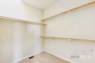 300 Locust Dr, Vallejo, CA 94591 - Photo 10