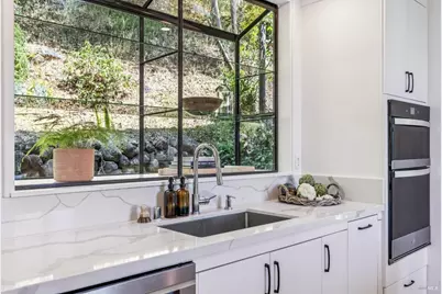 312 Fairhills Drive, San Rafael, CA 94901 - Photo 16