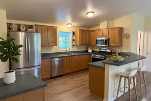 127 Apple Ln, Santa Rosa, CA 95407 - Photo 2