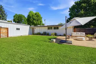 8 Nova Ln, Novato, CA 94945 - Photo 4