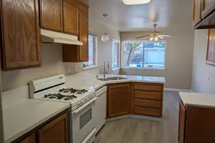 349 Zachary Dr, Vacaville, CA 95687 - Photo 4