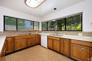430 W J St, Benicia, CA 94510 - Photo 12