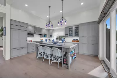 121 N Newport Drive, Napa, CA 94559 - Photo 28