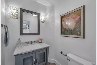 121 N Newport Drive, Napa, CA 94559 - Photo 32