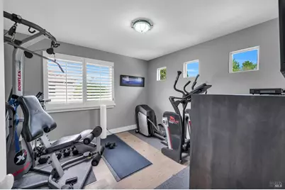 121 N Newport Drive, Napa, CA 94559 - Photo 46