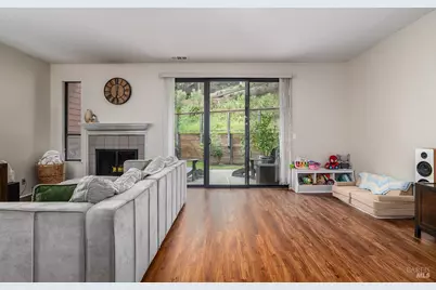 1053 Margaret Court, Novato, CA 94947 - Photo 4