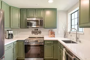 194 Pelican Ln, Novato, CA 94949 - Photo 12